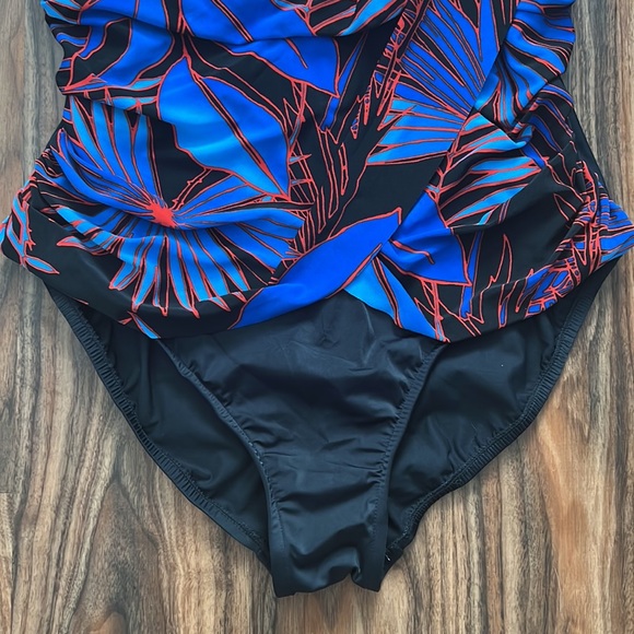 NWOT Magicsuit Hot Line Lisa - Picture 8 of 15